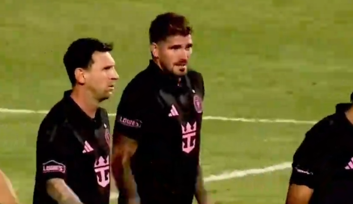 世界杯官方app下载入口-梅西点球破门！险1分钟两球，破门之后不庆祝，苏亚雷斯造点